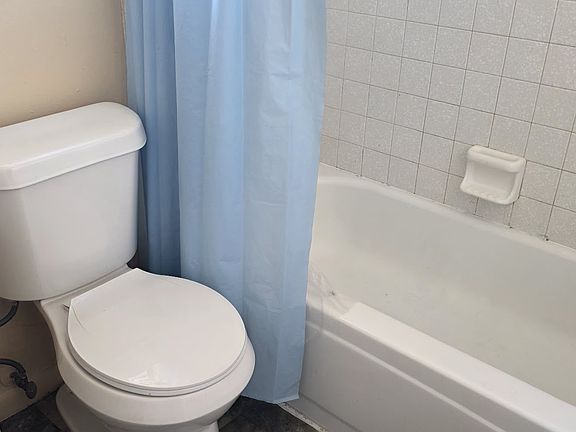 4th image of 503 Washington Blvd NE