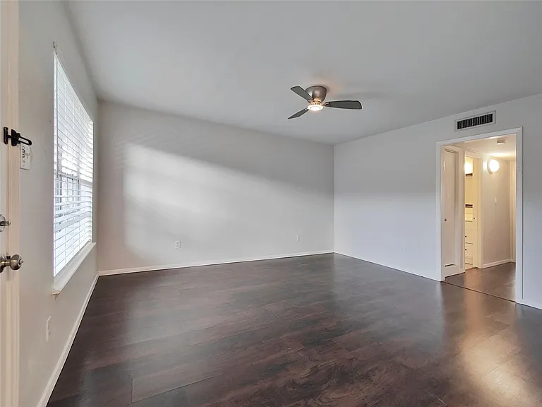 600 19th St #17 — Photo 5