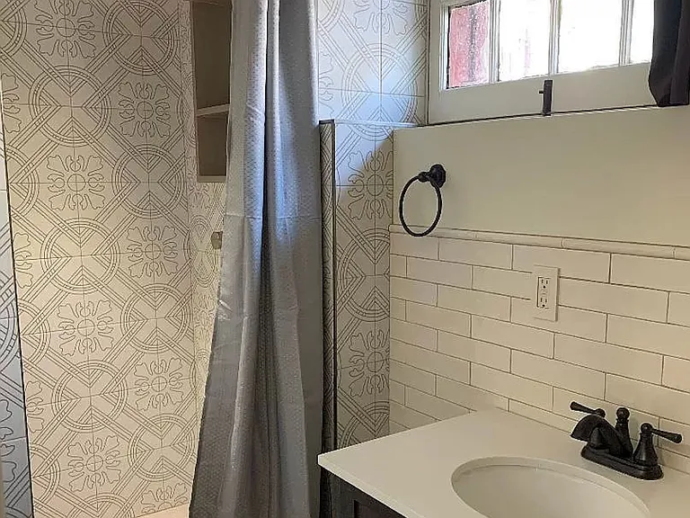 239 Saint Pauls Ave #2 — Photo 8