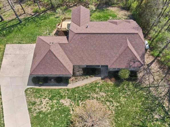 74 Forest Hills Dr, Washington, MO 63090