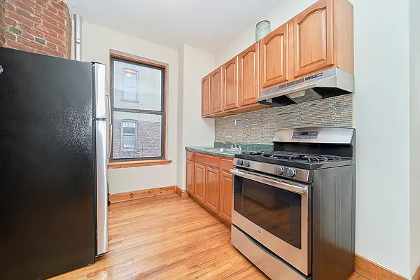 Rented by Compass | media 18