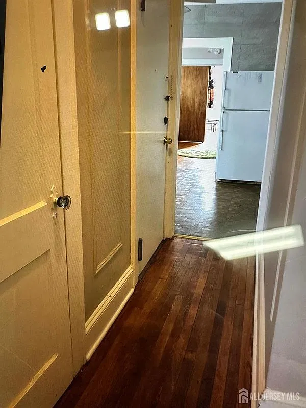 326 Cedar Ave — Photo 4