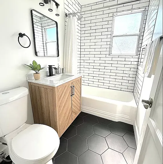 6621 Lindley Ave — Photo 3