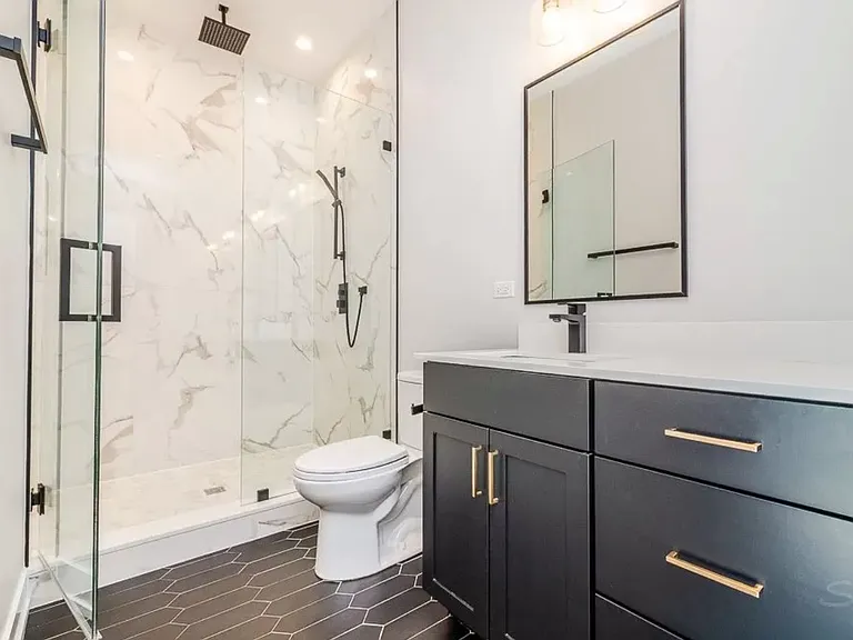 2034 N Wood St #1S — Photo 10