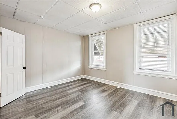 2416 N Hollywood St — Photo 1