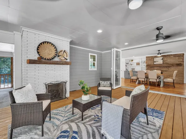 103 Longview Lake Dr, Raleigh, NC 27610