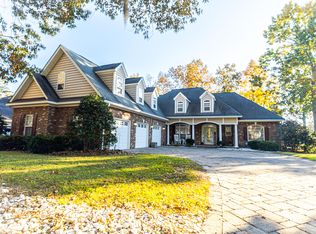33 Ridge Lake Dr, Manning, SC 29102