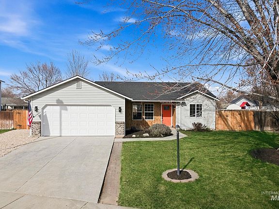 3rd image of 992 W Honker Dr