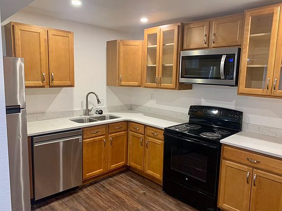 2nd image of 1740 Gaylord St #3