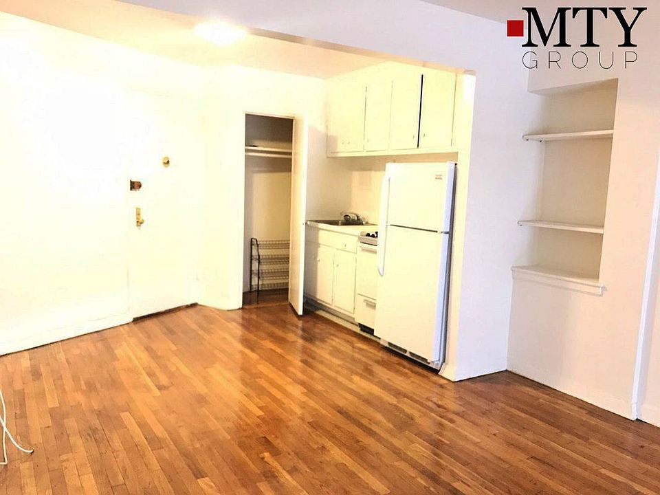2nd image of 5505 Woodside Ave APT 717