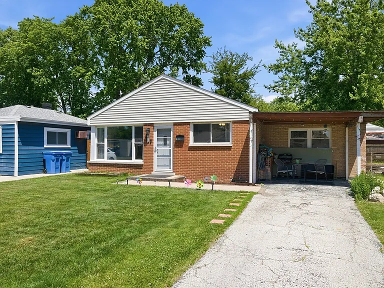 8411 S Knox Ave — Photo 1