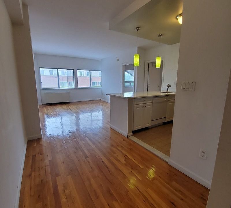 1st image of 10124 Queens Blvd APT 6D