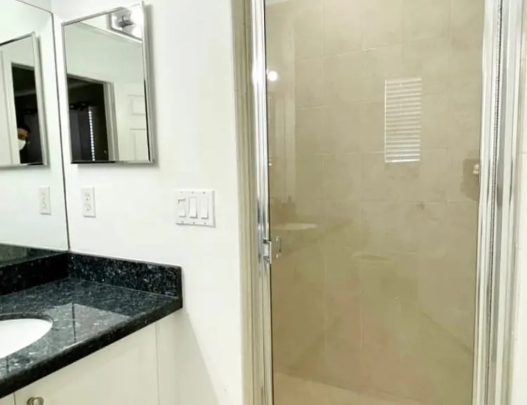 2557 Riverside Dr — Photo 14