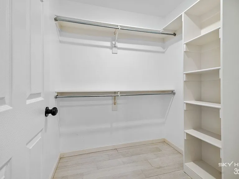 731 S Erika Ave — Photo 10