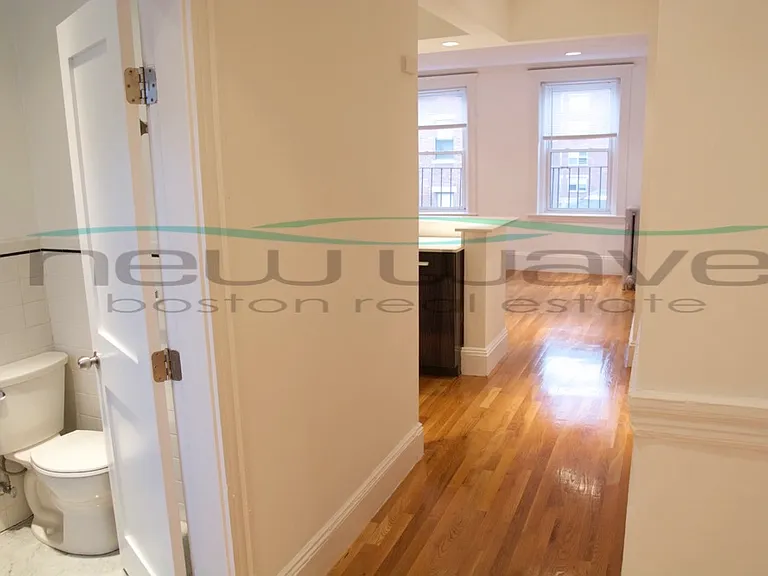 51 Queensberry St #21 — Photo 2