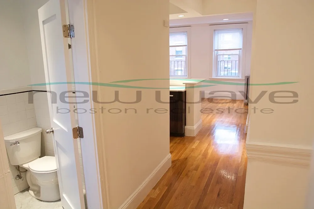 Building Photo - 51 Queensberry St #21