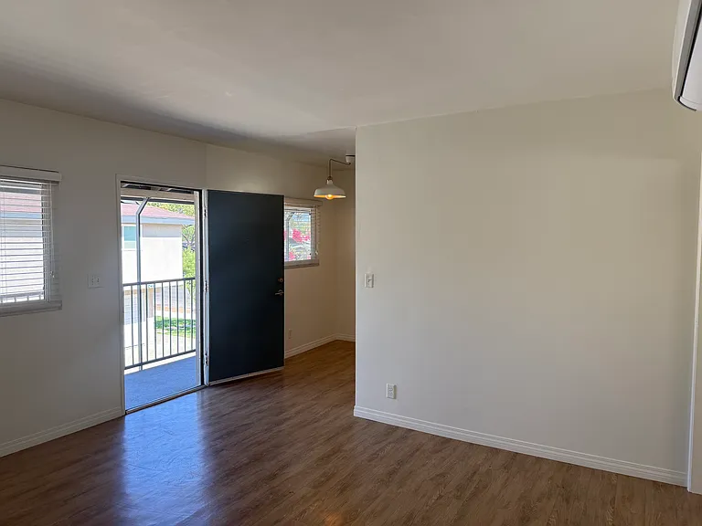536 W Amerige Ave #C — Photo 9