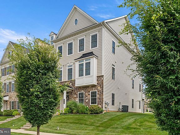 2nd image of 514 S Atwater Dr #103