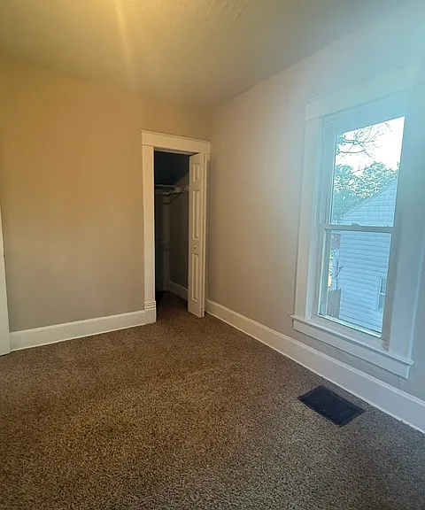 409 Walnut St — Photo 23