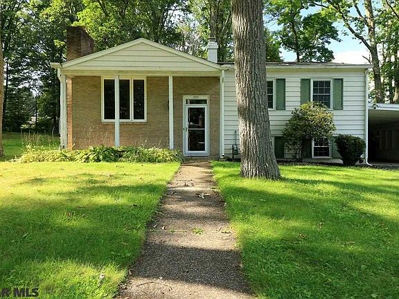 3rd image of 1951 Norwood Ln