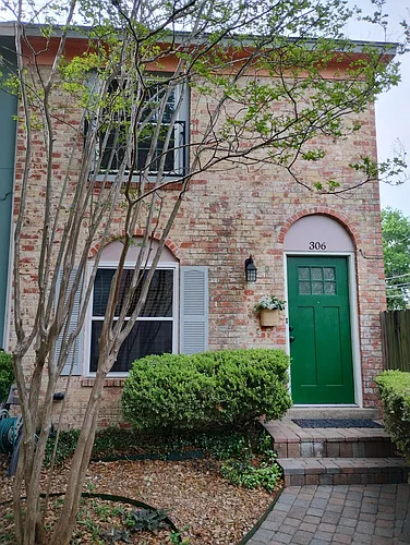 2811 Woodbury St #306 Photo 1