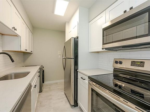 2nd image of 11 Lorraine Ter APT 124