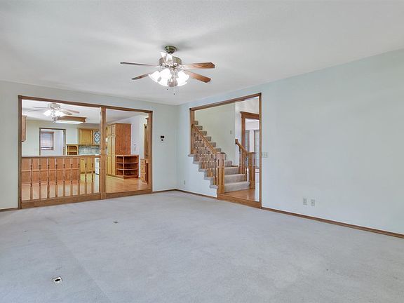 5th image of 1126 N Cypress Dr
