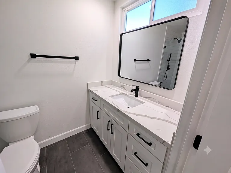 5997 Jacaranda Ln #B — Photo 7