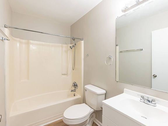 4th image of 10 Cates Ave APT C
