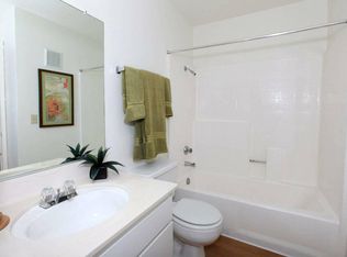27325 Fahren Ct APT 201, Canyon Country, CA 91387