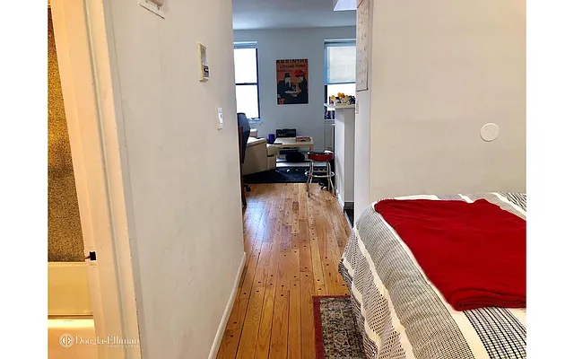 Rented by Douglas Elliman | media 14