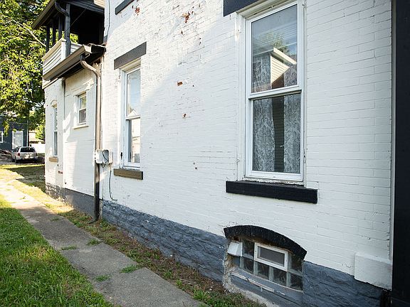 5th image of 415 Brightwood Ave #1