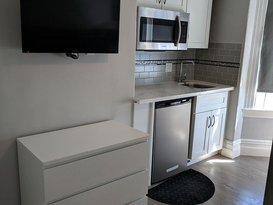 2nd image of 3141 16th St #14