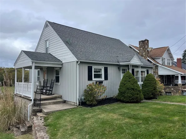 449 N Market St, Ligonier, PA 15658