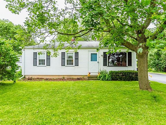 4th image of 19 Seneca Dr