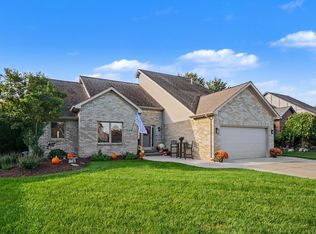 21194 Fairfield Dr, Macomb, MI 48044
