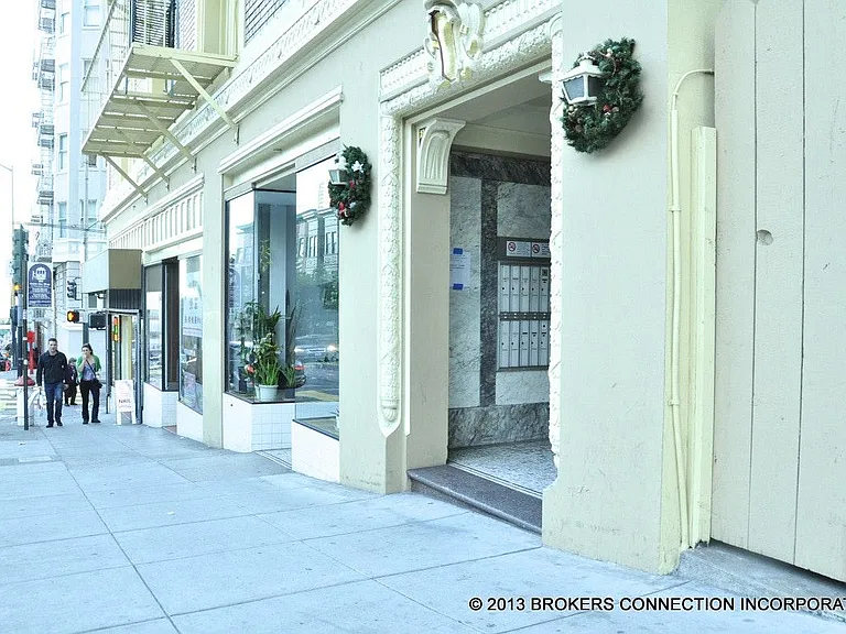 952 Powell St #14 — Photo 2