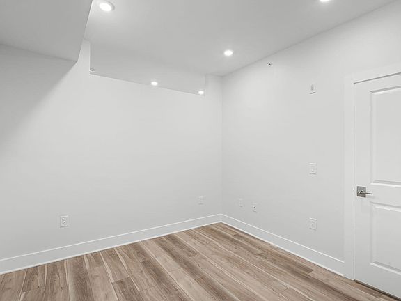 4th image of 3847 Wallace St #4