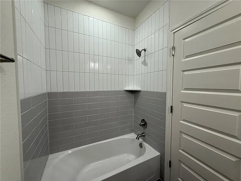 3709 Lamar Hollow Ct — Photo 21