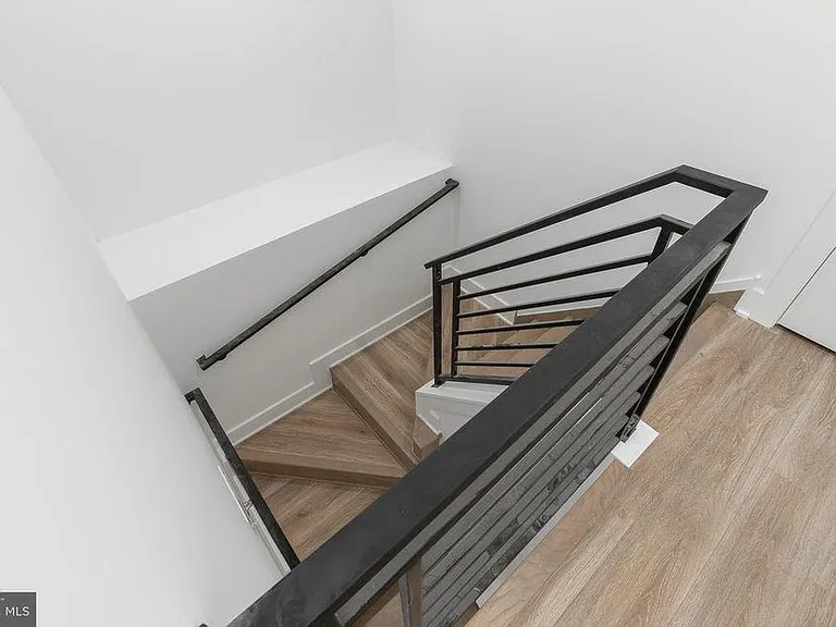 1931 E Huntingdon St #1 — Photo 14