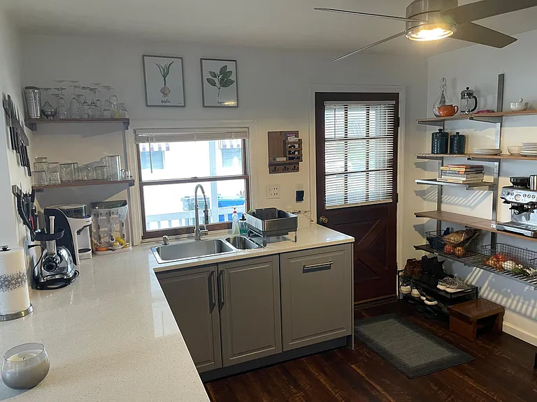 70 Lawrence St — Photo 4