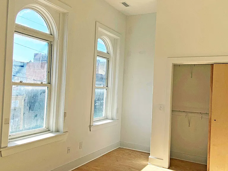 1718 E Main St — Photo 5