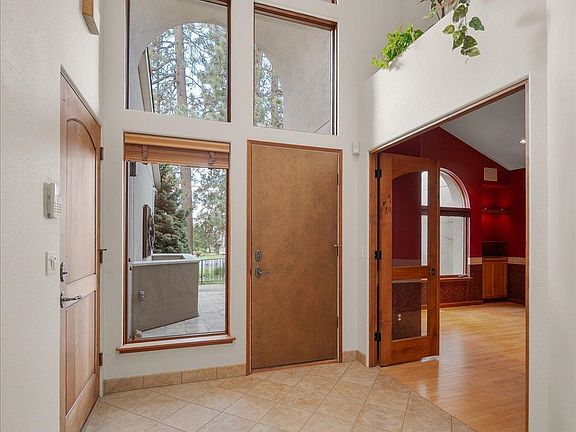 4th image of 1821 S Viewcrest Ln