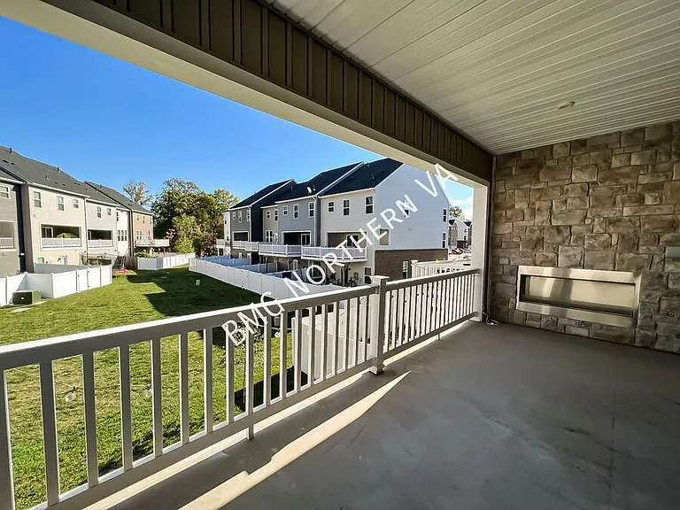 7731 Blackburn Ridge Dr — Photo 31