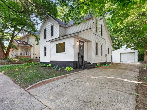 832 Thomas St SE, Grand Rapids, MI 49506