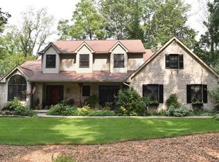 45 Pine Manor Dr, Hellertown, PA 18055