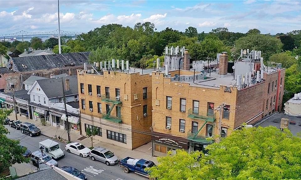 2nd image of 239-241 Main St #10