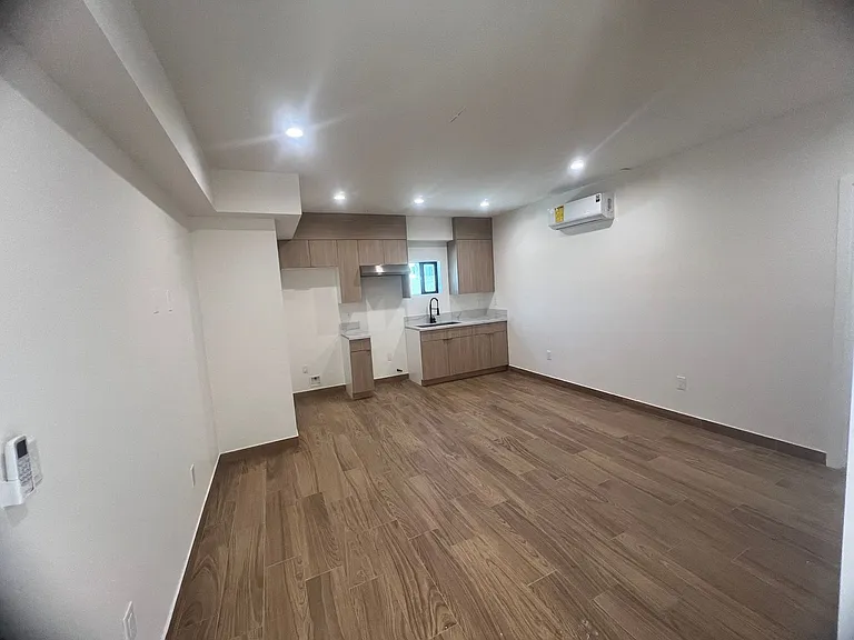 6903 Fulton Ave — Photo 4