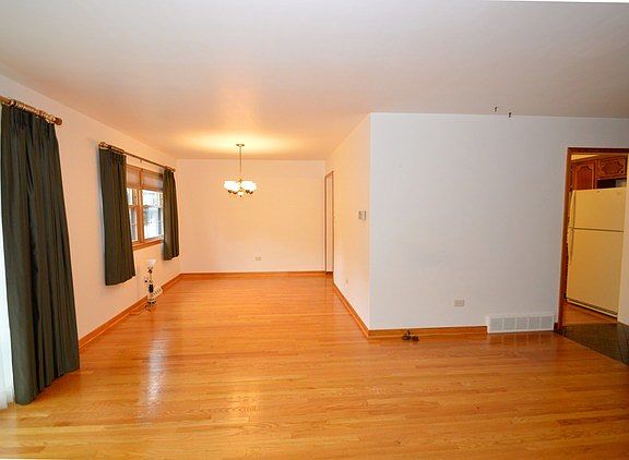 2nd image of 3007 Buckingham Ave