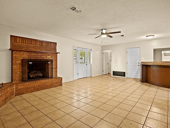 2nd image of 905 N Johnson Ave